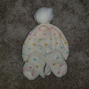 Gap hat and mittens set size 6 to 12 months